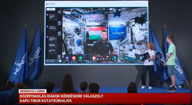 OKTV-döntős diákok kérdezhették a világűrben tartózkodó Kapu Tibort